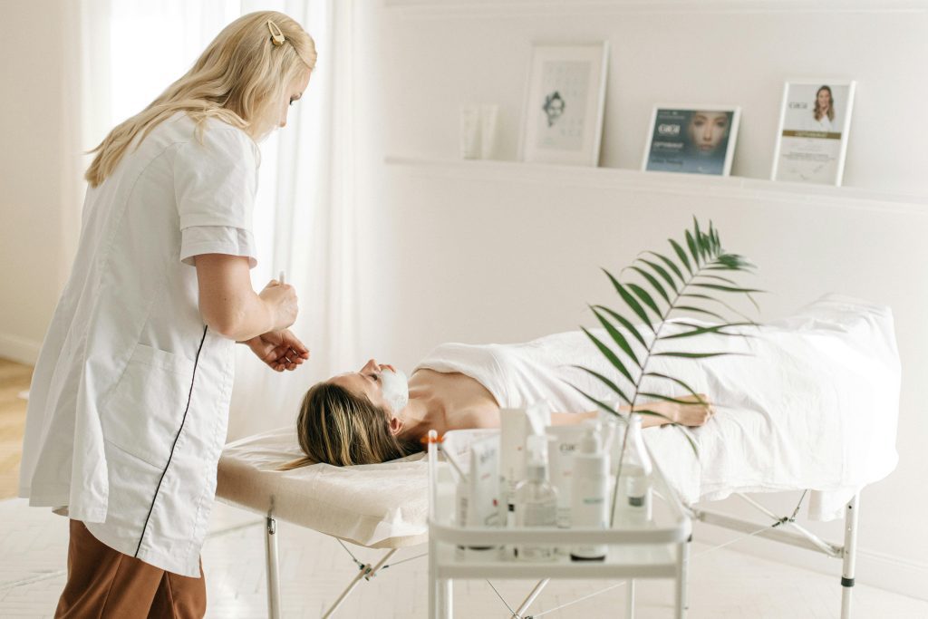 پاکسازی حرفهای پوست