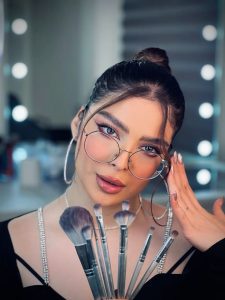 دوره آموزش آرایش و پیرایش زنانه