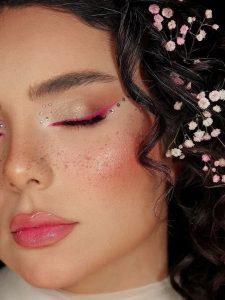 آرایش هنری و خلاقانه